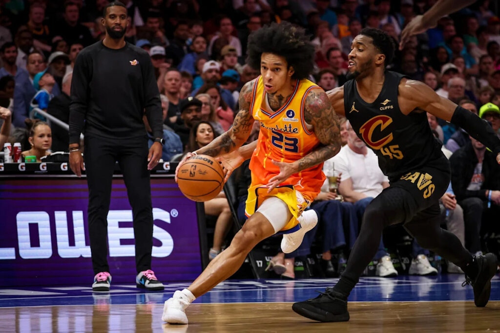 Cavs trade Dennis Schroder to Hornets for Tre Mann