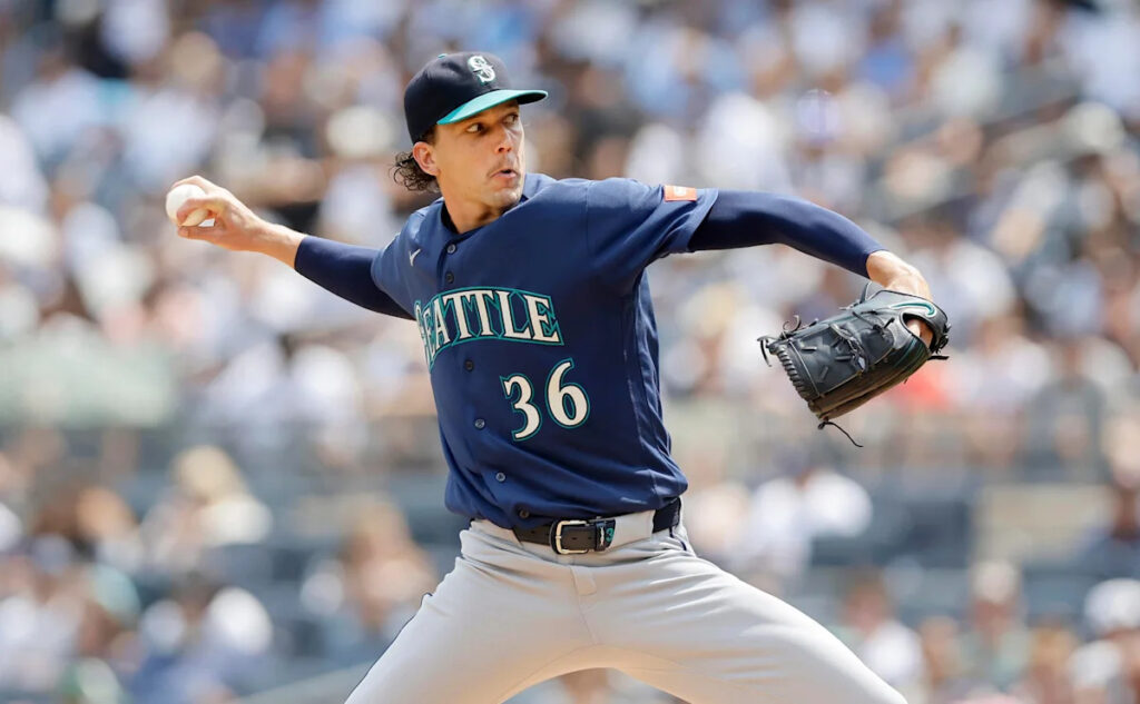 Yankees leave bats at home, drop drowsy finale to Mariners