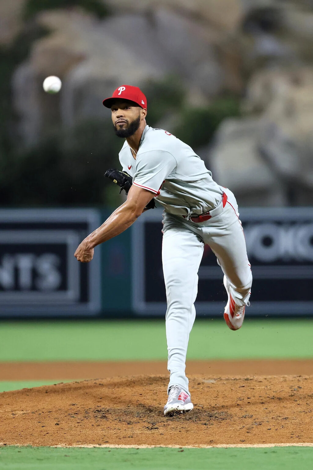 Finding a way: Phillies 4, Angels 2