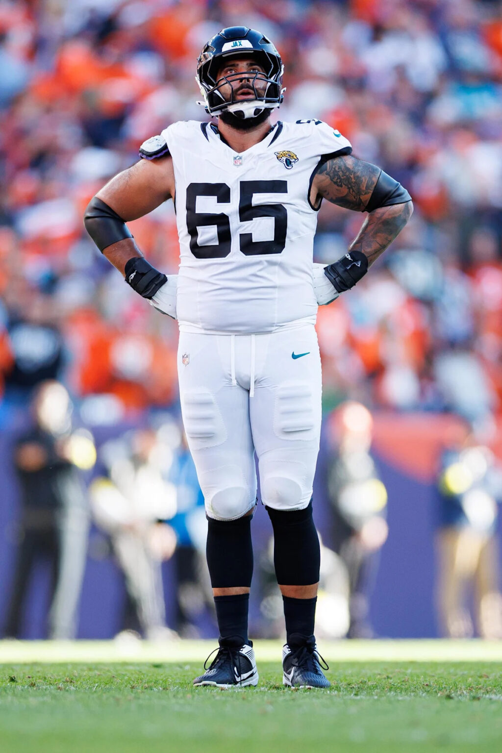 Patrick Mekari Reportedly Undergoes Back Surgery