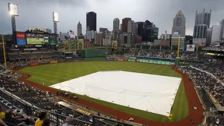 Friday’s Mets-Pirates game enters rain delay in top of third inning Friday’s Mets-Pirates game enters rain delay in top of third inning