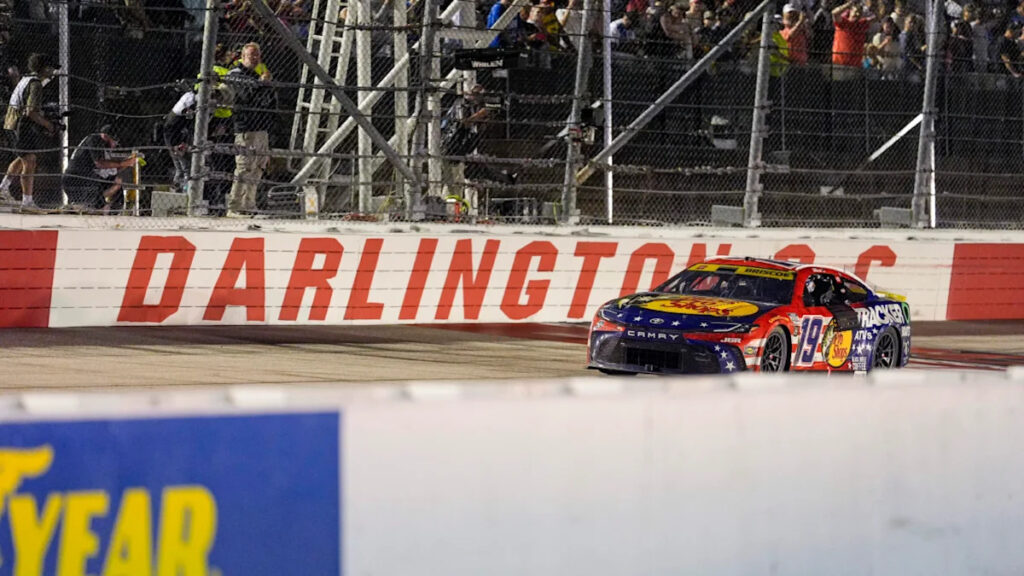 NASCAR Schedule This Weekend at Darlington: Practice, Qualifying Time, Race and Track Info as The Chase Begins