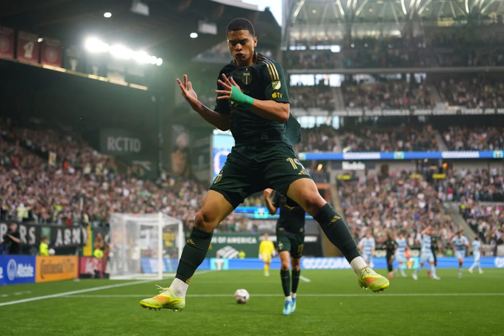 Rangers Submit Offer For This Venezuelan Centre-forward: Why They Should Not Give Up The Chase Rangers Submit Offer For This Venezuelan Centre-forward: Why They Should Not Give Up The Chase
