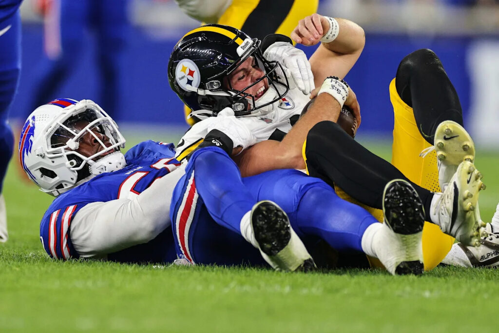 Final Steelers 53-man roster project: Will Howard stays in mix for now