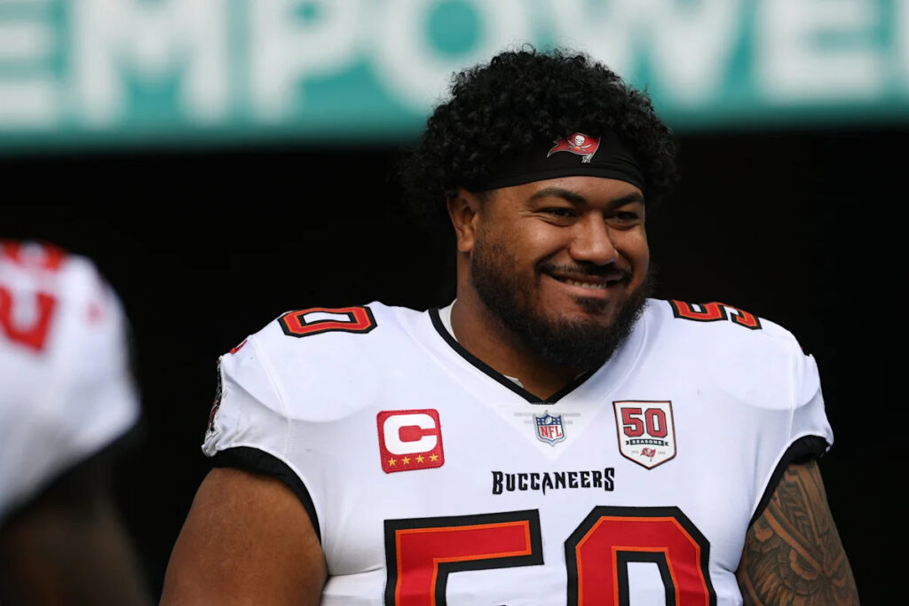 Vita Vea, Bucs agree to extension to quell trade demand: Contract details