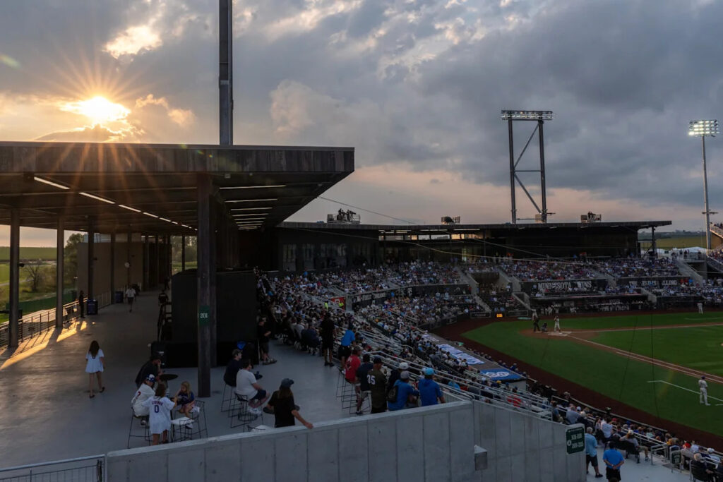 What time is MLB Field of Dreams game? Where to watch Phillies vs Twins today