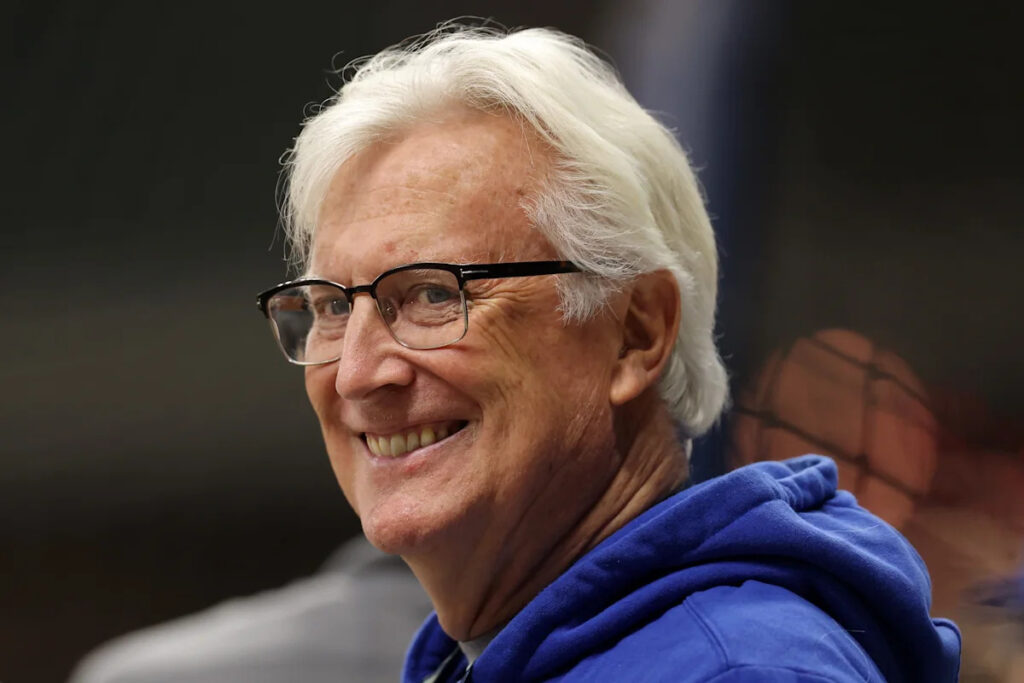 The Lakers’ record sale has another twist: Mark Walter’s brief tenure