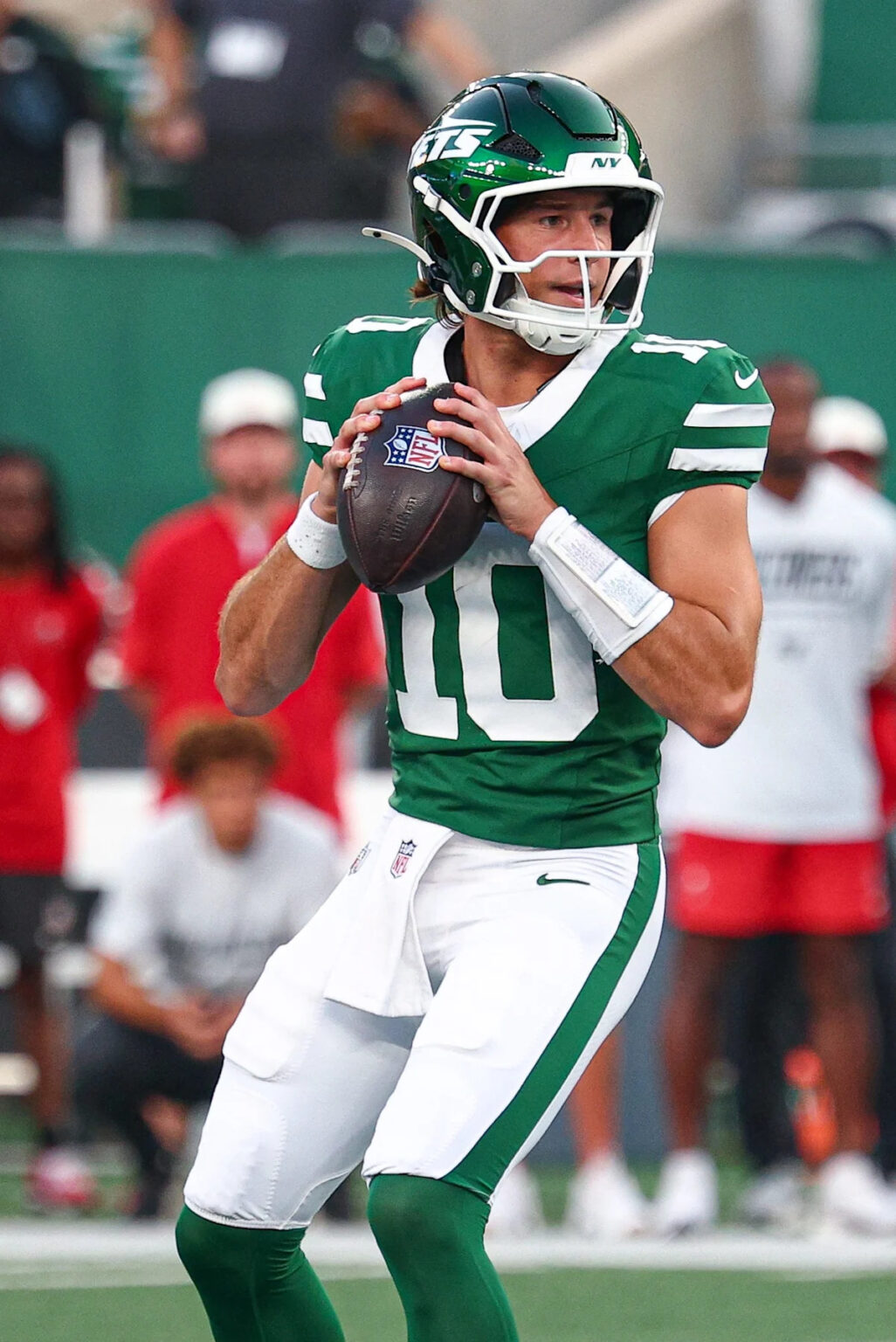 Jets vs. Buccaneers instant takeaways: Cade Klubnik poised, David Bailey a factor Jets vs. Buccaneers instant takeaways: Cade Klubnik poised, David Bailey a factor