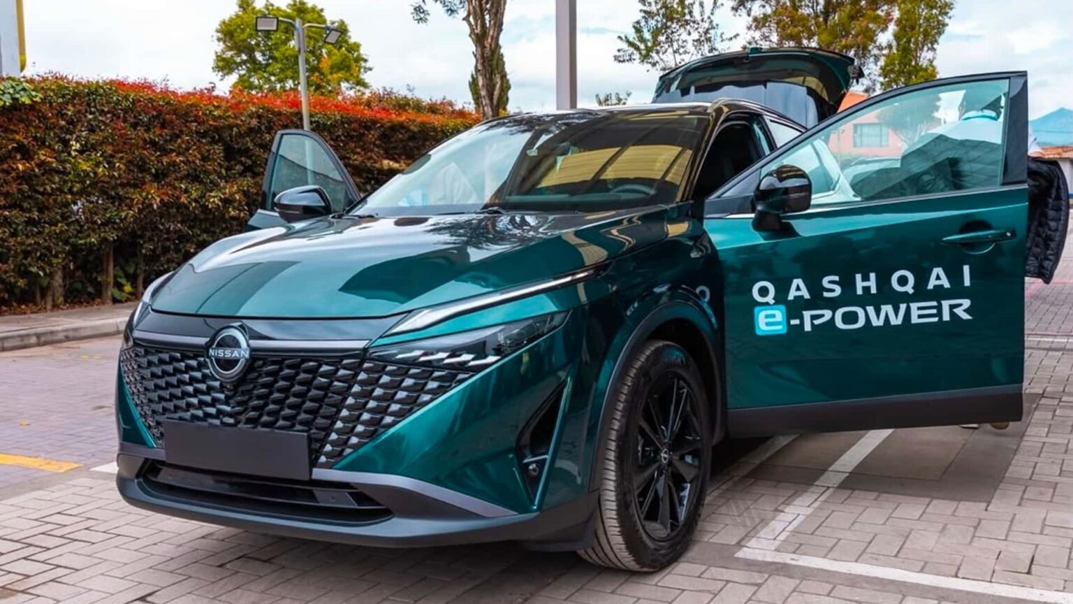 Nissan Qashqai E-Power Guinness Range Record Nissan Qashqai E-Power Guinness Range Record