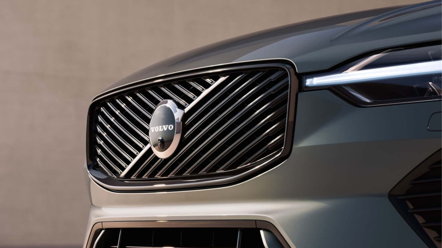 Volvo Wants Its PHEVs To Drive Like EVs With Over 100 Miles Of Electric Range