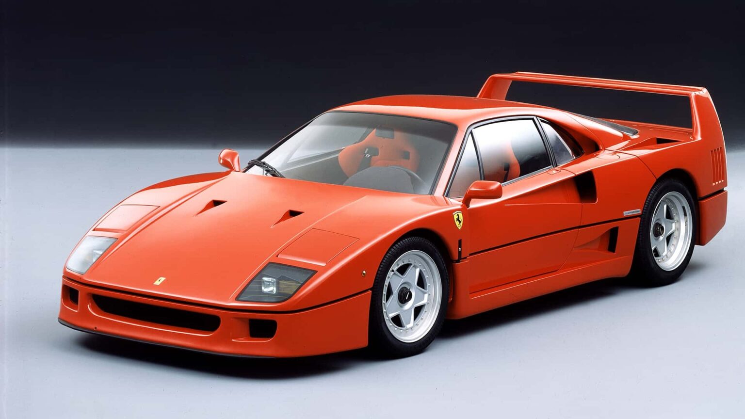 Lewis Hamilton Finally Bought His Dream Car: The Ferrari F40 Lewis Hamilton Finally Bought His Dream Car: The Ferrari F40