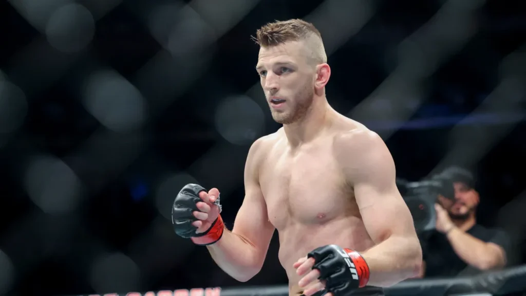 How to bet on UFC Paris: Odds, best bets, predictions, sportsbook promos for Hooker vs. Parnasse and more