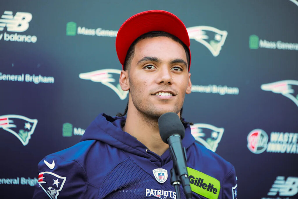 Patriots’ CB Christian Gonzalez reportedly signs record-setting 4-year, 5 million extension Patriots’ CB Christian Gonzalez reportedly signs record-setting 4-year, 5 million extension
