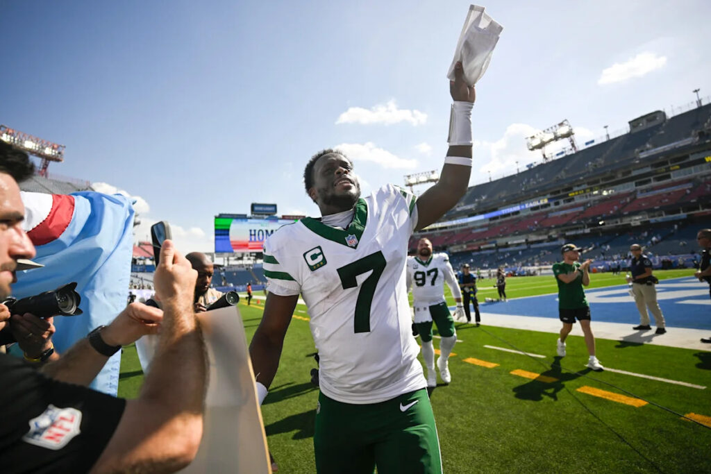 Could Geno Smith help the Jets break decade-long trend to go 2-0? A human skeleton could help explain the turnaround Could Geno Smith help the Jets break decade-long trend to go 2-0? A human skeleton could help explain the turnaround