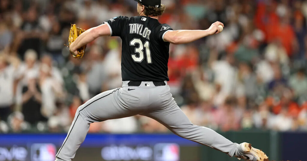 White Sox take down Astros as Grant Taylor delivers, Houston bullpen implodes in wild-card Game 1
