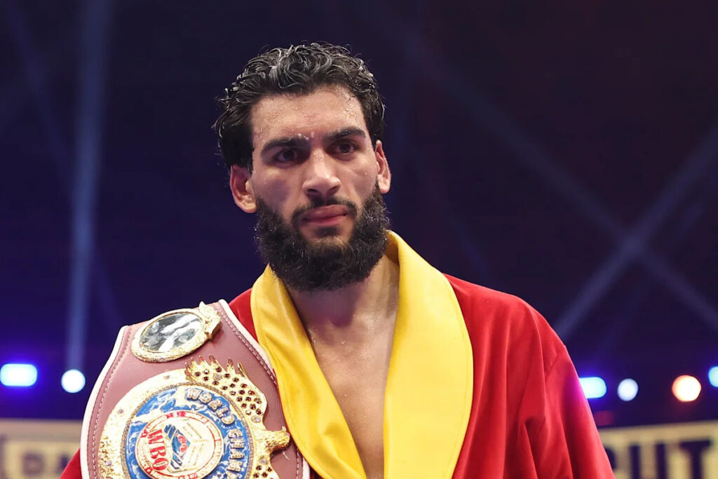 Hamzah Sheeraz vacates WBO title, refuses Janibek Alimkhanuly fight