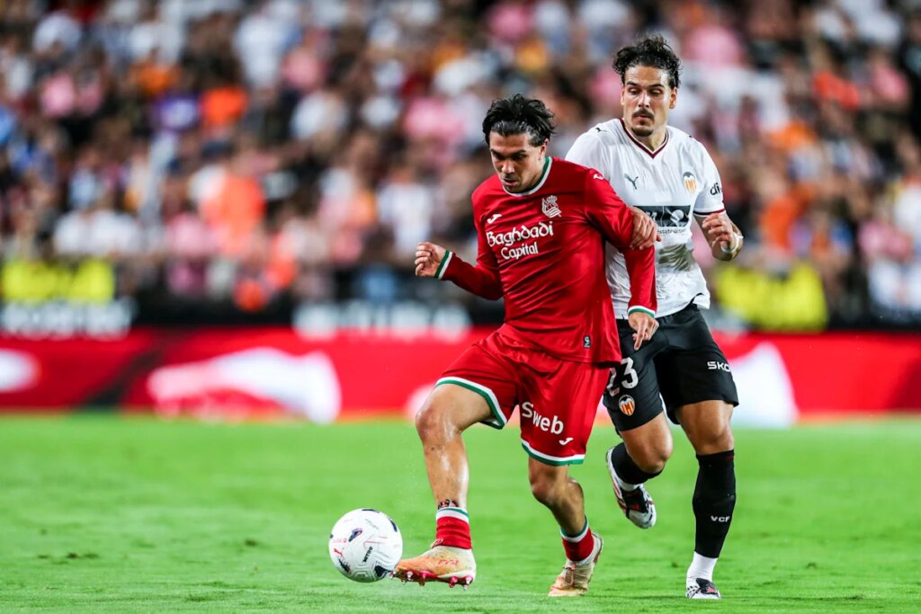Report: Liverpool considering move for La Liga defender