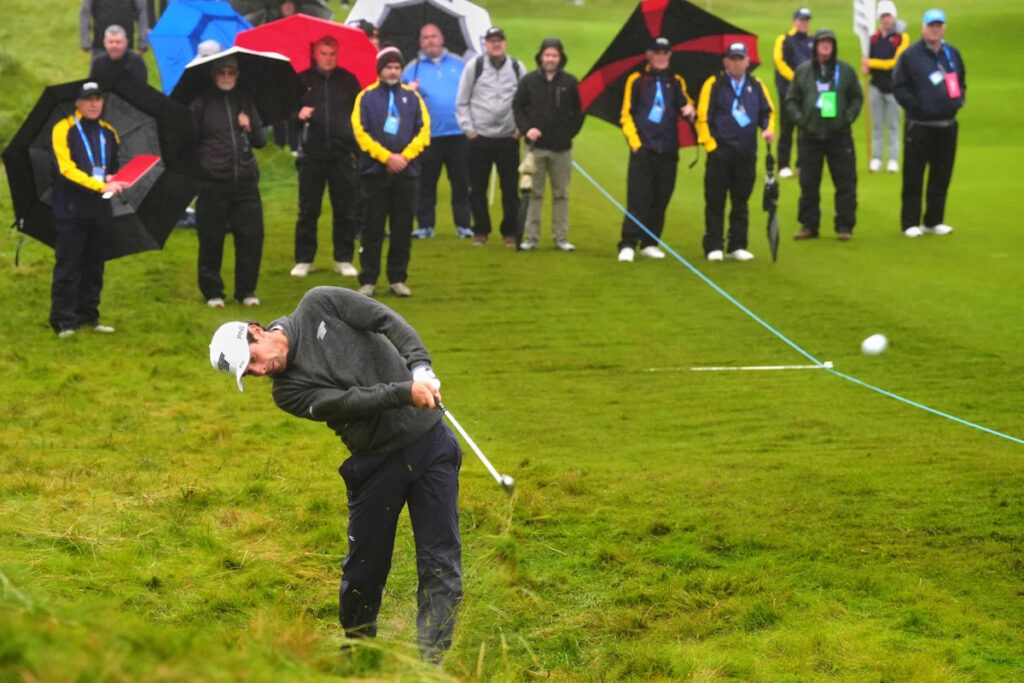 Joaquin Niemann leads wind-blown Irish Open at Doonbeg Joaquin Niemann leads wind-blown Irish Open at Doonbeg