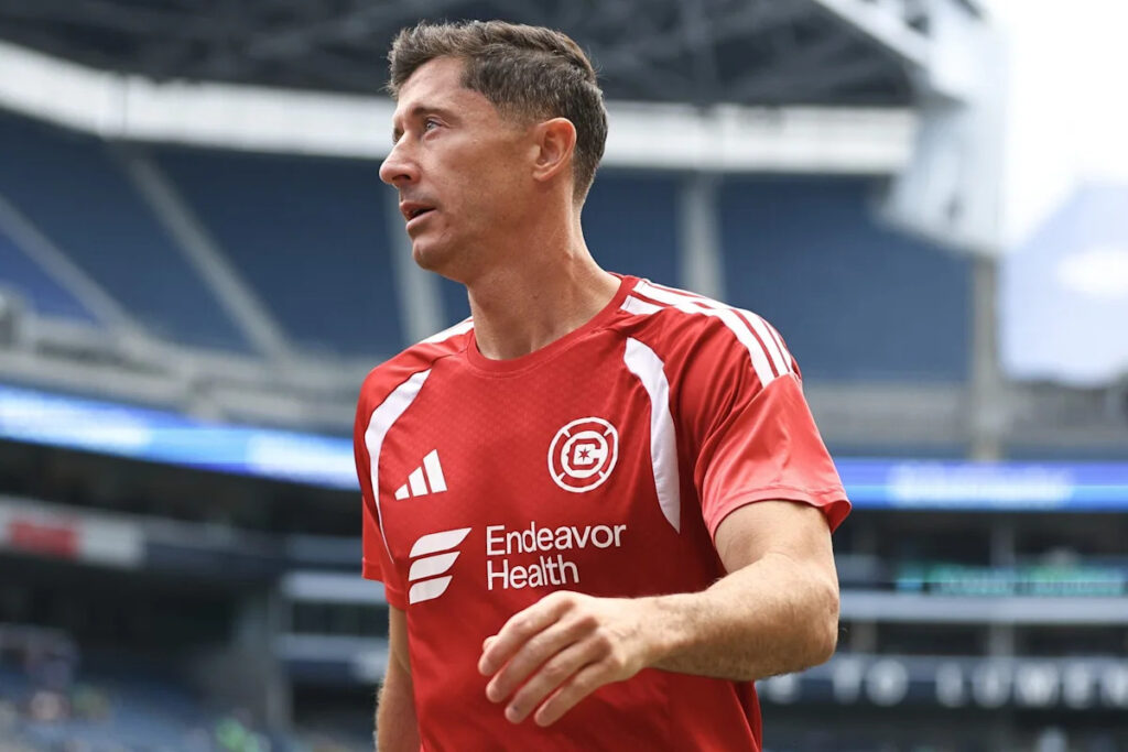 Lewandowski talks Julian Alvarez, Barcelona Champions League hopes after summer exit: ‘One of the favourites’