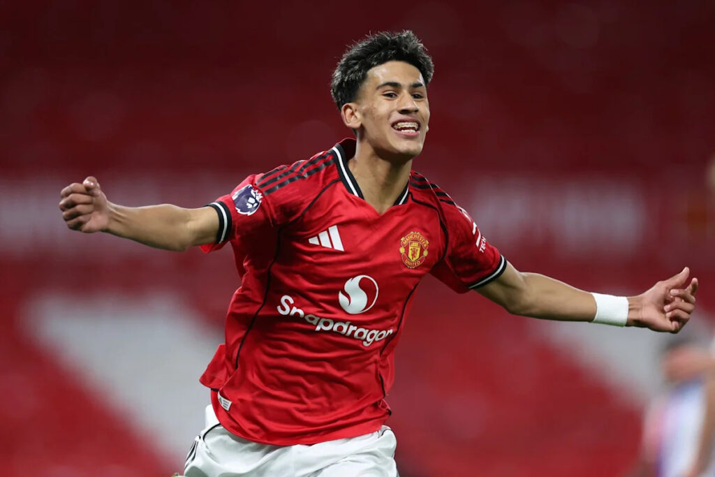 Manchester United wonderkid asks to leave club amid long-standing Barcelona interest
