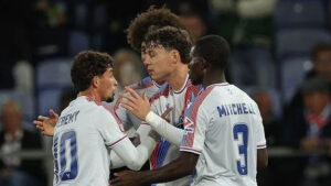 Palace sweep aside Lech Poznan on Europa League debut