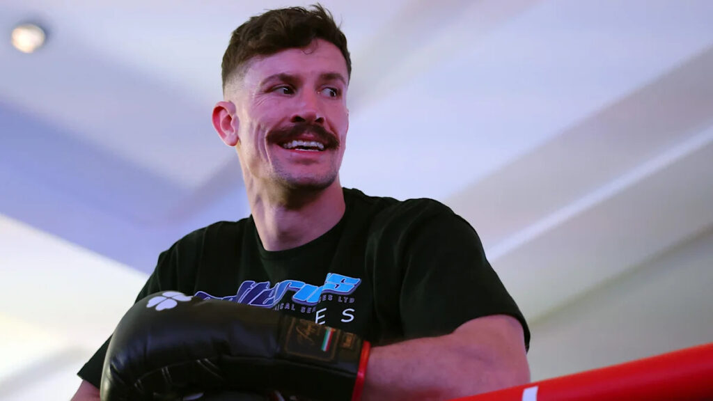 Retiring Heaney thanks ‘special’ fans for send-off Retiring Heaney thanks ‘special’ fans for send-off