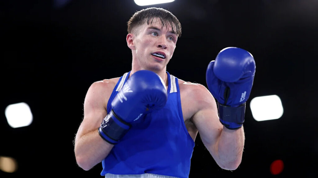 Gallagher beats Bocarov to claim last-16 spot