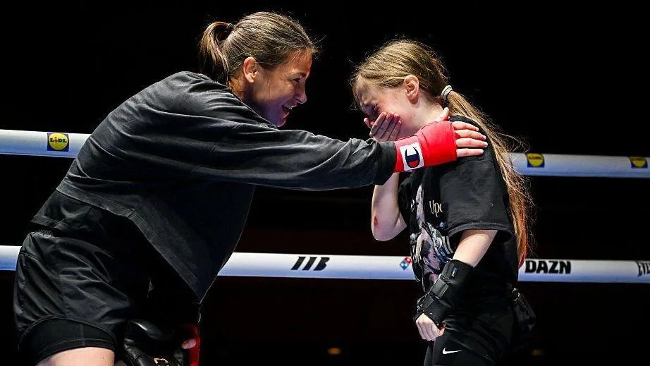 Tears and tricolours – inside Irish icon Taylor’s final fight week Tears and tricolours – inside Irish icon Taylor’s final fight week