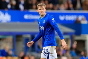 Report: Man United remain interested in move for Premier League defender