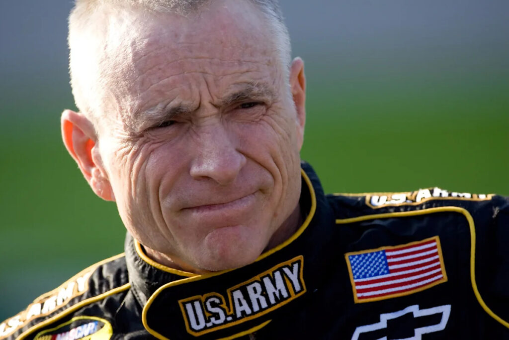 “I Don’t Like 16 Either”- Mark Martin Exposes Financial Compromise Defending NASCAR’s ‘Overcrowded’ Chase Cutline