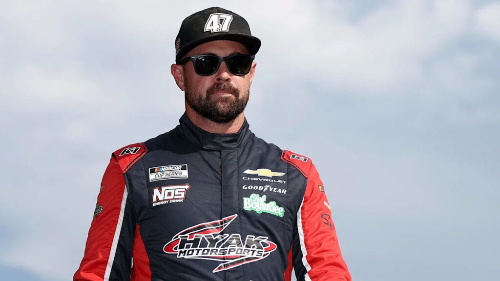 Ricky Stenhouse Jr. Reacts to NASCAR’s Blaney-Hocevar Decision After His ,000 Fine