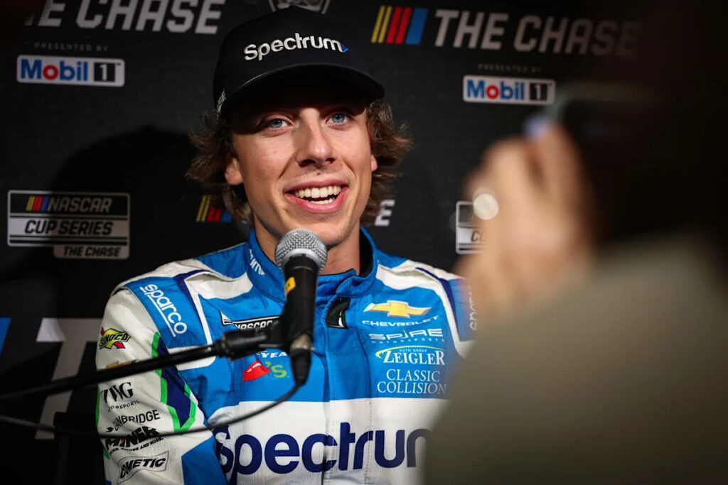 NASCAR Chase Drama: Carson Hocevar’s “He Spun” Remark Leaves Brad Keselowski Furious at Darlington