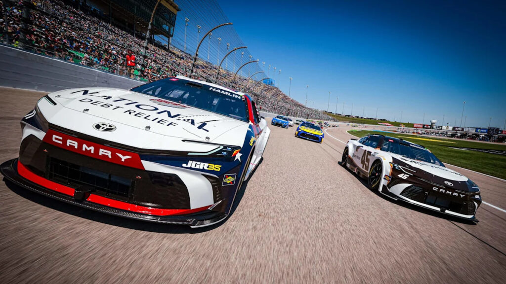 NASCAR Kansas Weekend Schedule: Full TV, Practice, Qualifying and Race Times NASCAR Kansas Weekend Schedule: Full TV, Practice, Qualifying and Race Times