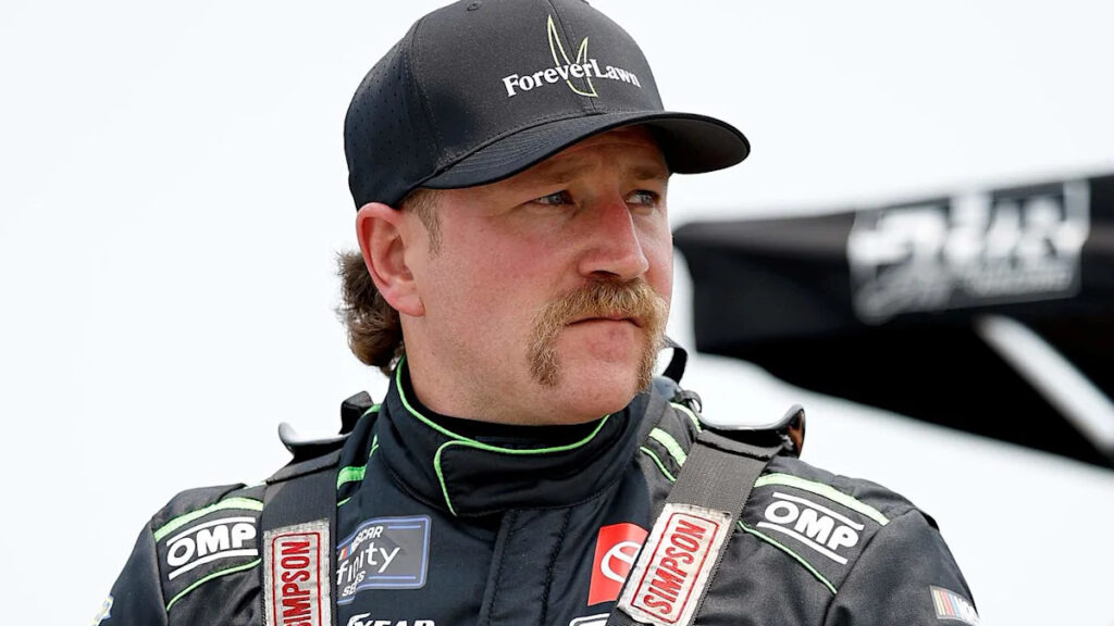 NASCAR Fans Split Over Why Jeffrey Earnhardt Is Still Outside Dale Earnhardt Jr.’s JR Motorsports