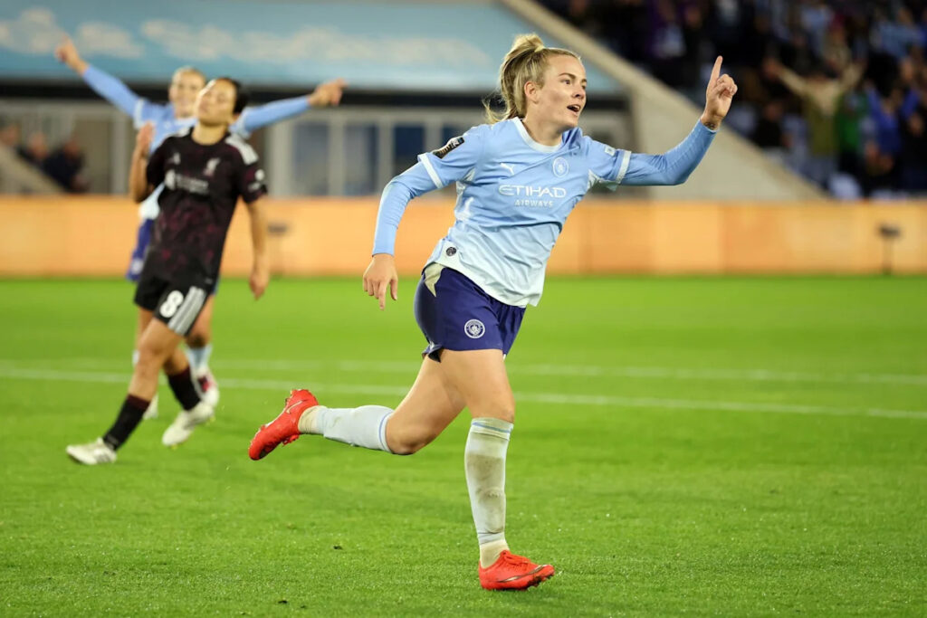 WSL: Lauren Hemp on song as Man City bag last-minute win against Liverpool