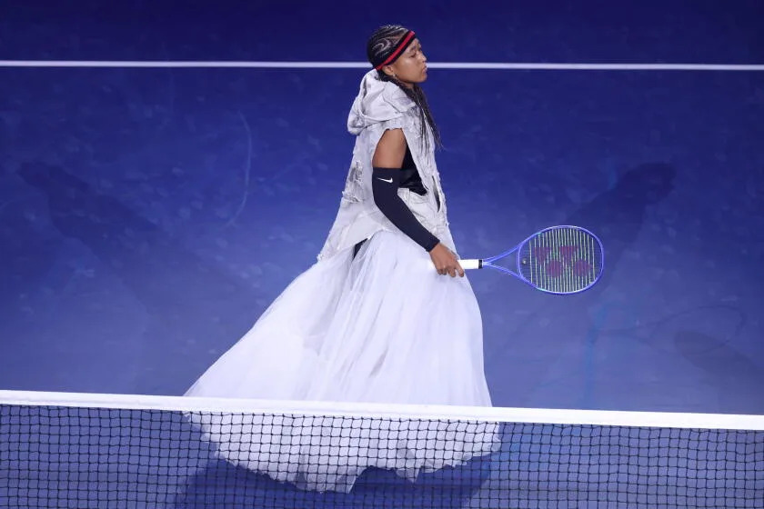 Naomi Osaka pays tribute to Allen Iverson with U.S. Open outfit: ‘He’s someone that I look up to’ Naomi Osaka pays tribute to Allen Iverson with U.S. Open outfit: ‘He’s someone that I look up to’