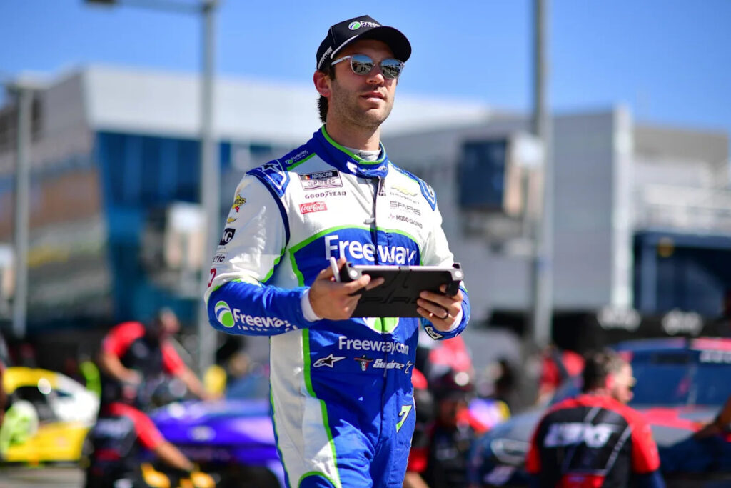 NASCAR Chase Standings Are Tight Heading Into Bristol NASCAR Chase Standings Are Tight Heading Into Bristol
