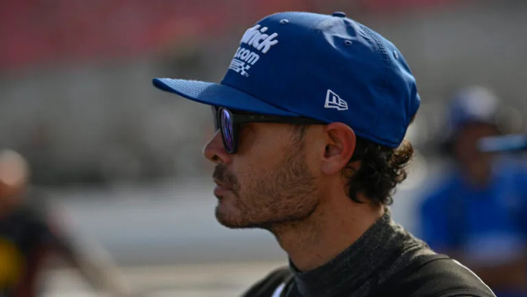 Kyle Larson Draws Jimmie Johnson Comparisons After Dominant NASCAR Chase Start Kyle Larson Draws Jimmie Johnson Comparisons After Dominant NASCAR Chase Start