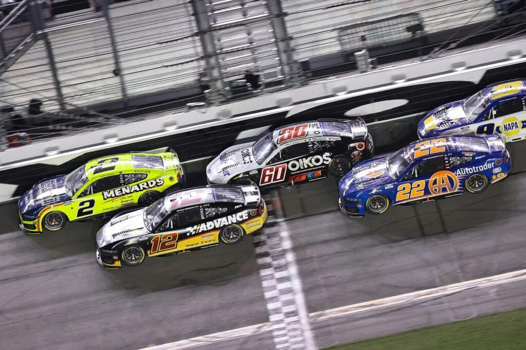 Penske makes major change, swapping entire pit crews for Austin Cindric and Ryan Blaney
