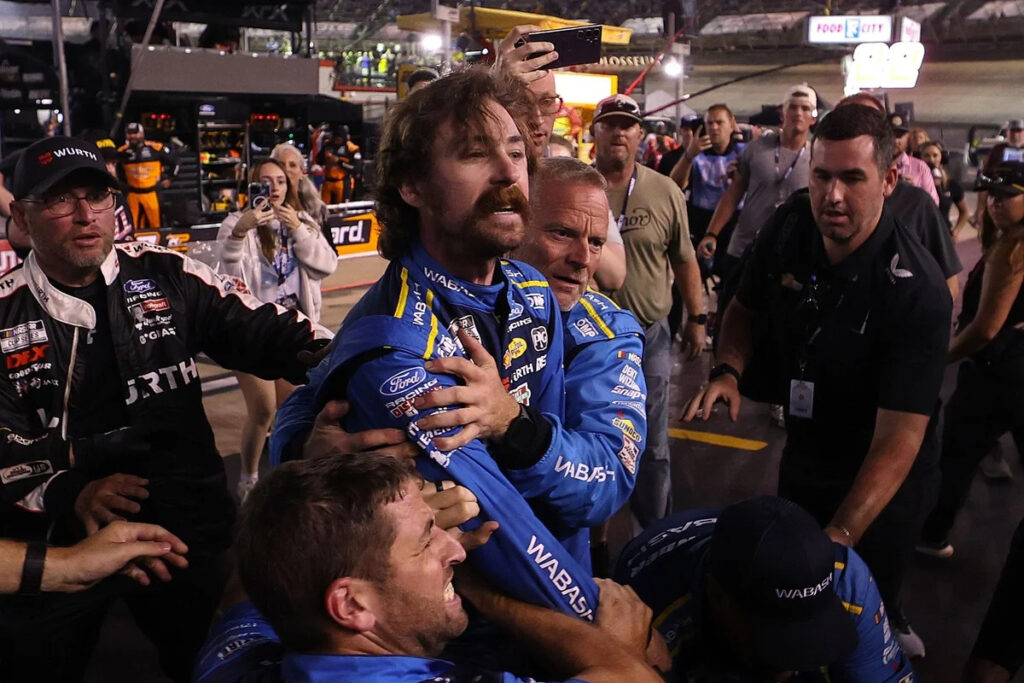Winners and losers from NASCAR’s instant classic at Bristol Winners and losers from NASCAR’s instant classic at Bristol