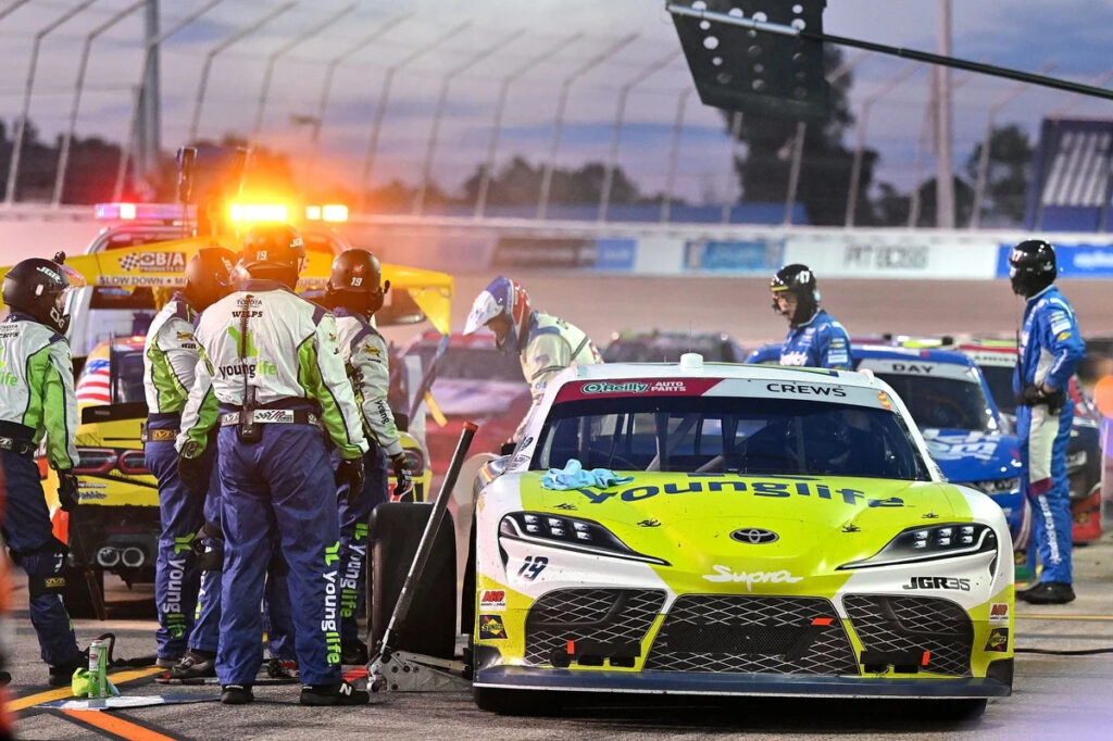 Crew member gifted car fender from dangerous close call in Gateway pit road crash Crew member gifted car fender from dangerous close call in Gateway pit road crash