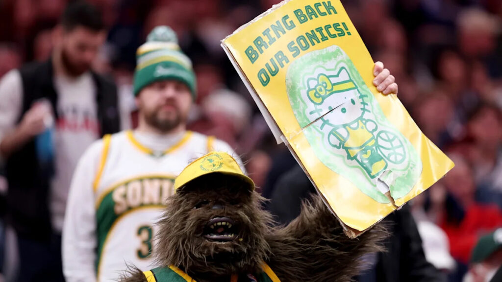 Second bidder steps up for Seattle expansion team, wants to build new arena outside city Second bidder steps up for Seattle expansion team, wants to build new arena outside city