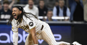 Padres rout Cubs 8-0 in emphatic Wild Card opener with Tatis’ leadoff homer, King’s no-hit bid