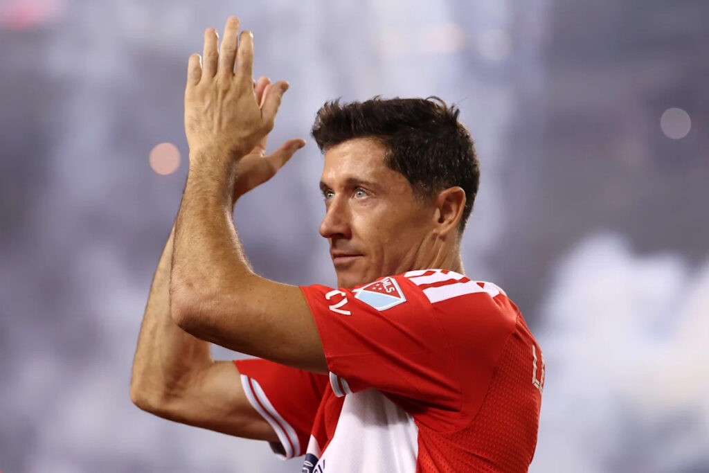 🎥 Robert Lewandowski scores outrageous volley vs Inter Miami 💥