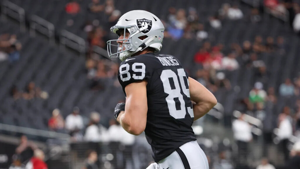 Brock Bowers is expected to make his season debut Sunday