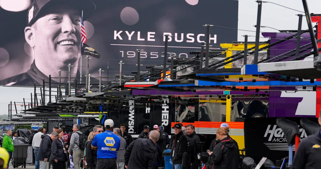Las Vegas Reveals Kyle Busch Tributes For NASCAR Chase Weekend