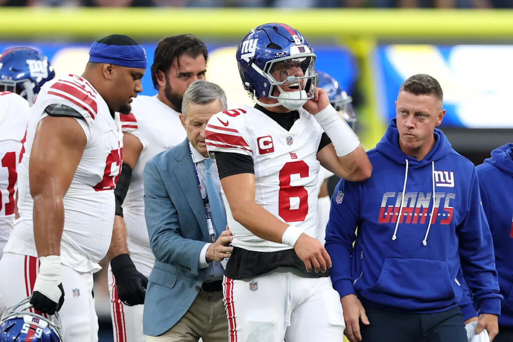Jaxson Dart injury: Everything we know as Giants’ QB leaves game vs. Rams
