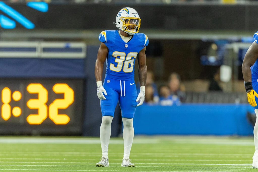 Pre-Snap Reads: UFDA to trade canditate, Avery Smith surprised to join ‘Hawks Pre-Snap Reads: UFDA to trade canditate, Avery Smith surprised to join ‘Hawks
