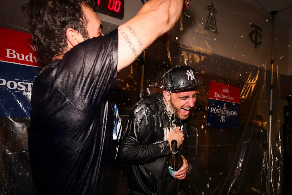 Yankees Social Media Spotlight: Merry Clinchmas Yankees Social Media Spotlight: Merry Clinchmas