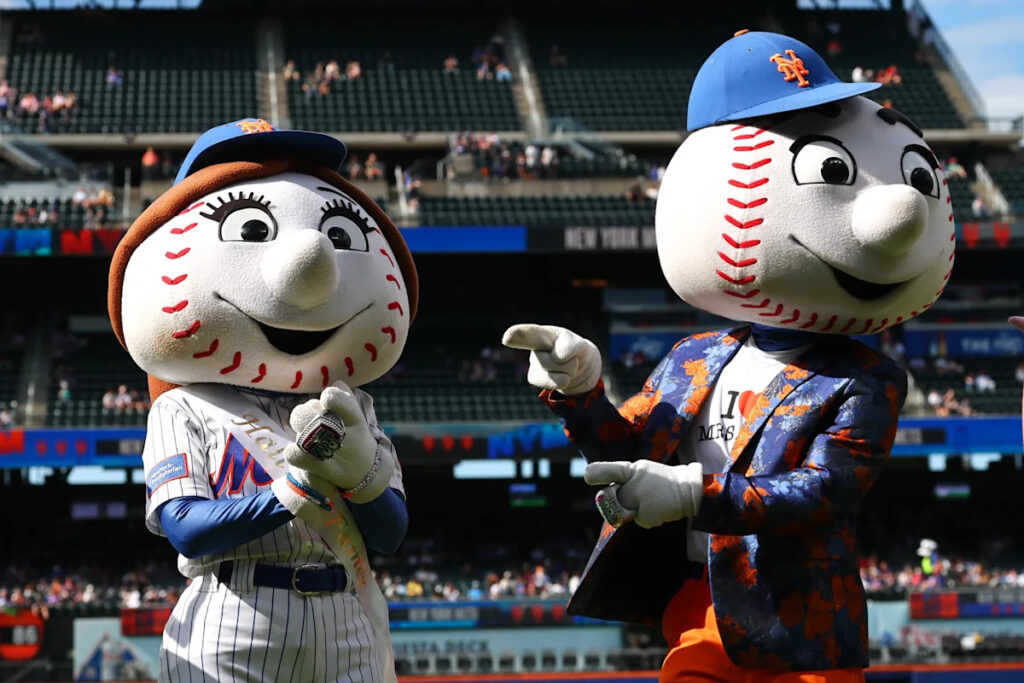 Mets Morning News: Jonah Tong’s time to shine, Soto and Mrs. Met honored Mets Morning News: Jonah Tong’s time to shine, Soto and Mrs. Met honored